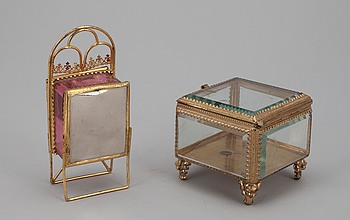 387548. DOSOR, 2 st, metallram och glas. 1900-talet senare hälft.