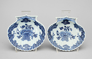 390915. SMÖRSNÄCKOR, kompaniporslin. Qing dynastin, Qianlong 1736-95.