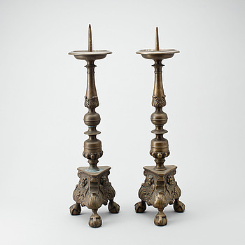 391101. ALTARLJUSSTAKAR, barockstil, 1900-talets första hälft.