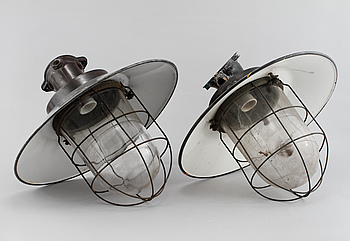 391236. INDUSTRILAMPOR, ett par, 1900-talets fjärde kvartal. Höjd ca 40 cm.
