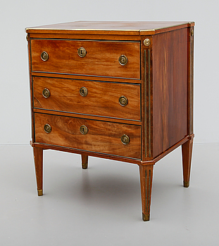 391319. BYRÅ, gustaviansk stil, 1800-talets slut.