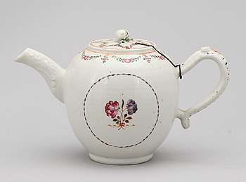 391607. TEKANNA med LOCK, kompaniporslin. Qing dynastin, Qianlong 1736-95.