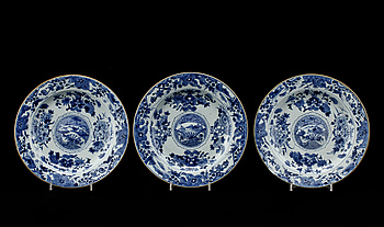 391907. TALLRIKAR, 3 st, porslin, Kina, Kanxi, 1662-1722.