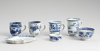 393829. PORSLINSFÖREMÅL, 7 delar, Kina, 1700-1800-tal.