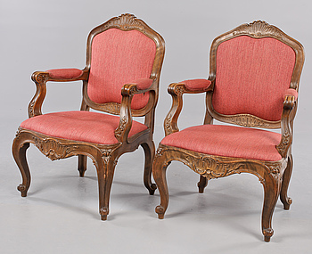 394580. KARMSTOLAR, ett par, rokokostil, 1900-talets första hälft.