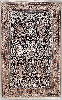 394718. MATTA, old, Nain, silkesinslag, ca 248 X 152 cm.