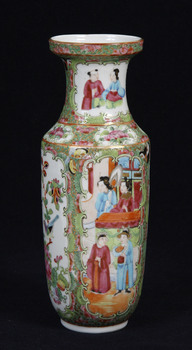 39603. VAS, porslin, Kina, Kanton, 1800-tal.