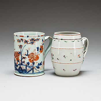 396192. MUGGAR, 2 st. Porslin, Kina. Qianlong 1736-95.