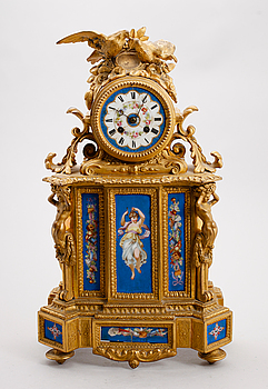 396763. BORDSPENDYL, Louis XVI-stil, Frankrike, sent 1800-tal.