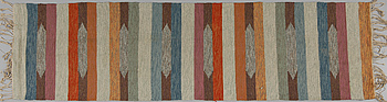 397112. GALLERIMATTOR, ett par, rölakan, 1900-talets andra hälft, vardera mäter 234 x 78 cm.