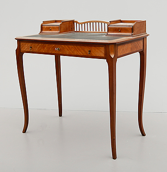 397336. DAMSKRIVBORD, 1900-talets första hälft.