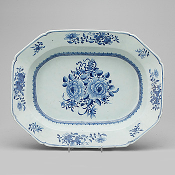 397946. TERRINFAT, porslin, Kina, qianlong 1735-1796.
