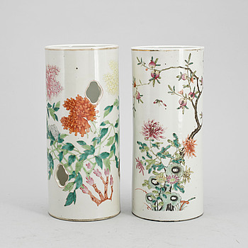 400067. PERUKVASER, 2 st, porslin, Kina, 1800-1900-tal.