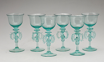 401208. GLAS PÅ FOT, 6 st, gröntonat glas, sannolikt Reijmyre, 1800-1900-tal.