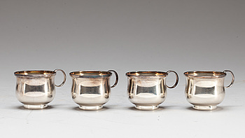 404328. PUNSCHKOPPAR, 4 st, silver, C G Råström, 1977. Total vikt ca 130 g.