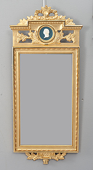 404682. SPEGEL, gustaviansk stil. 1900-tal.