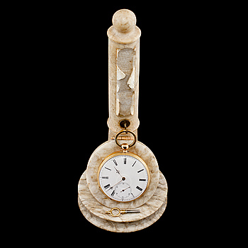 406306. FICKUR, 18K guld samt klockställ, sekelskifte 18001900-tal.