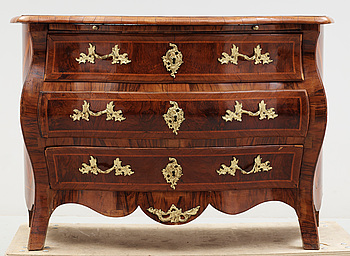 407126. BYRÅ, rokoko, 1700-talets andra hälft.