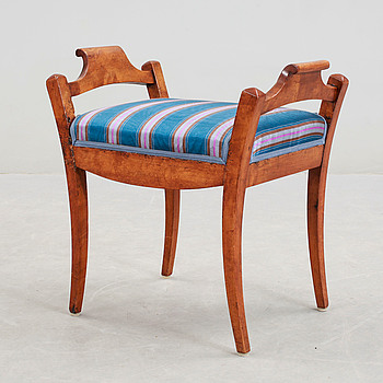 407161. TABURETT, Karl Johan, 1800-talets första hälft.