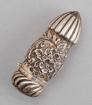 408469. LUKTDOSA, silver, England.