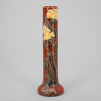 409815. VAS, majolika, Kuznetsov,  Ryssland ca 1900.