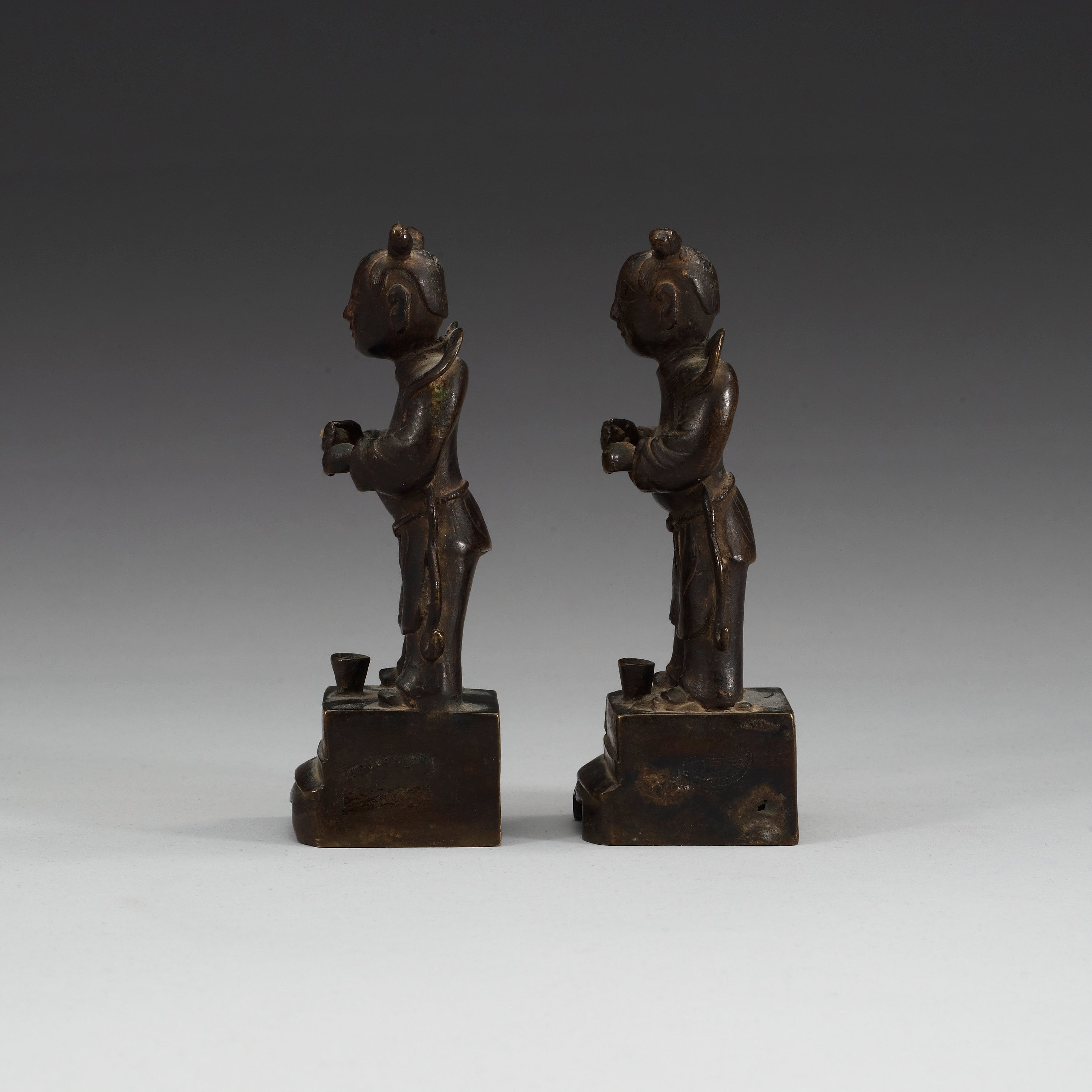 A pair of bronze joss stick holders, Qing dynasty. Bukowskis