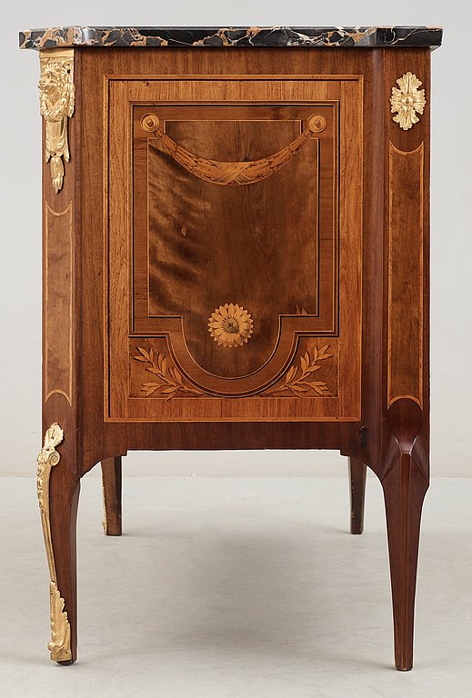 A Gustavian commode circa 1780 by Georg Haupt, not signed.