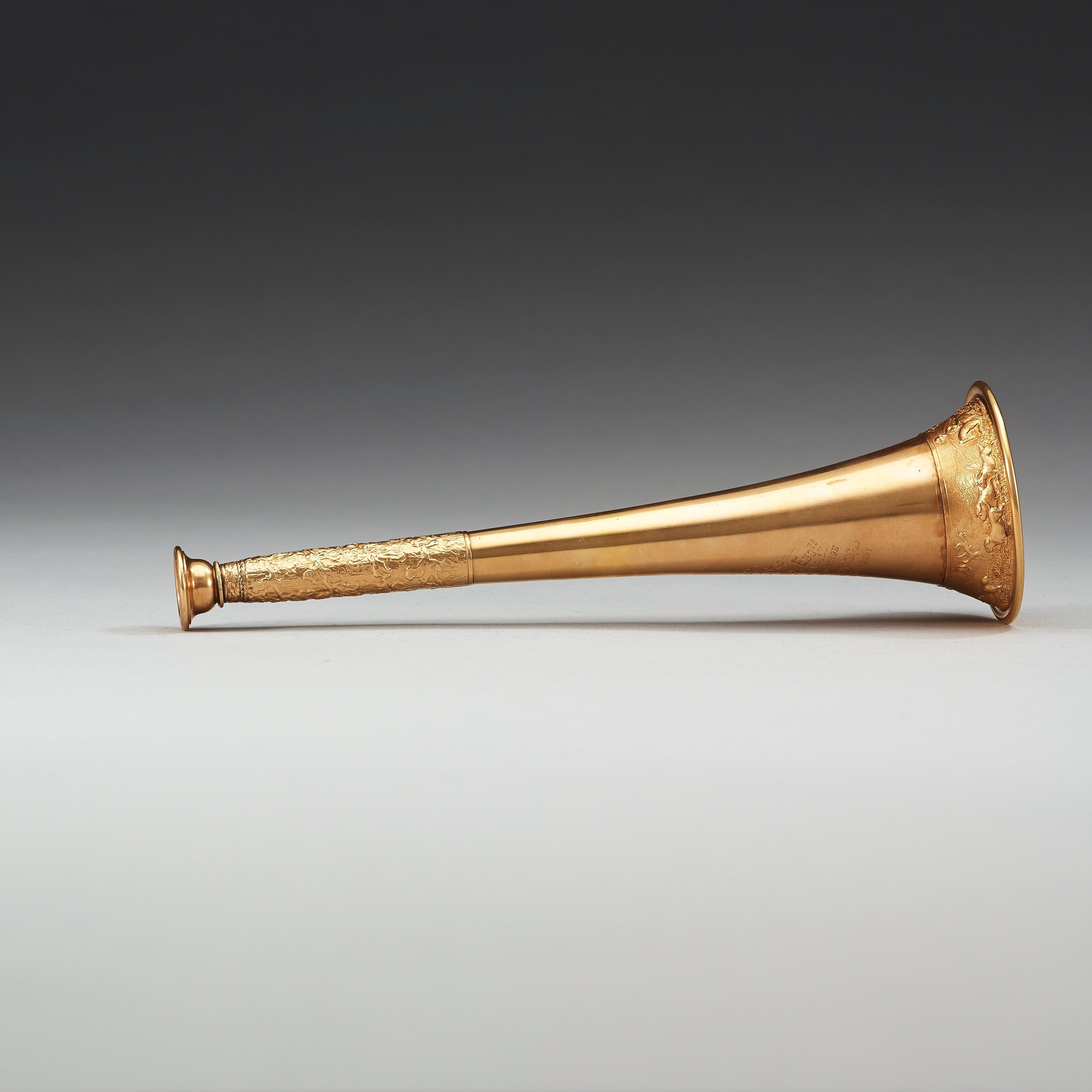 An English 19th century gold huntinghorn, marked Henry Potter & Co., London 1878. Bukowskis