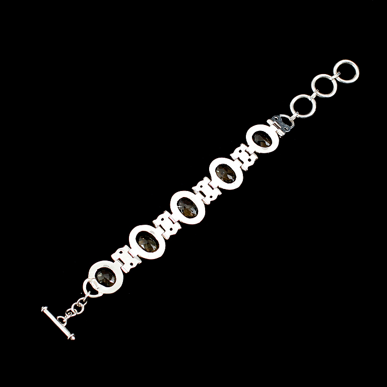 ARMBAND