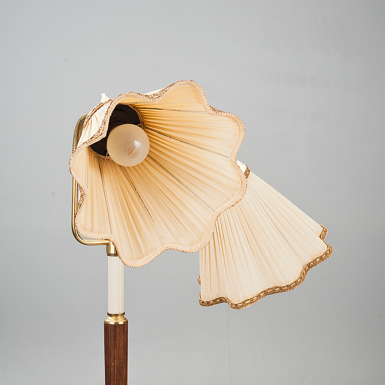 GOLVLAMPA