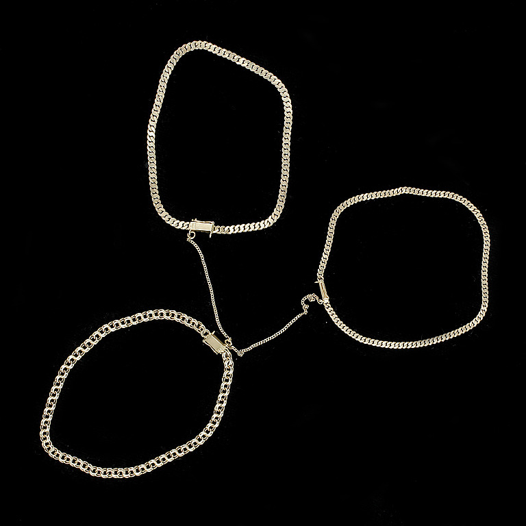 ARMBAND