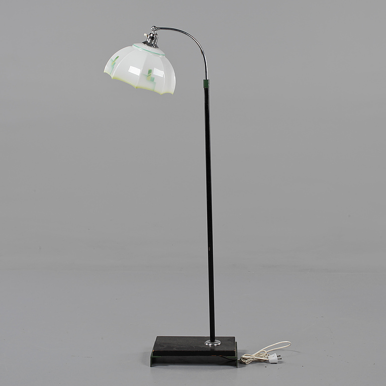 GOLVLAMPA
