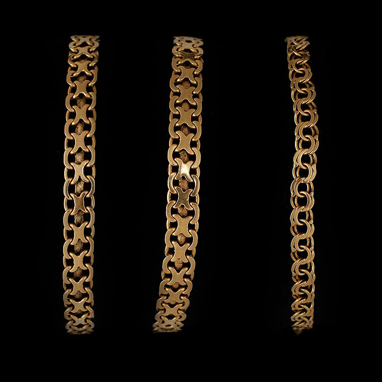 ARMBAND