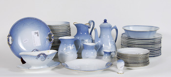 45083. SERVISDELAR, 49 st, porslin, Måsen, Bing  Gröndahl.