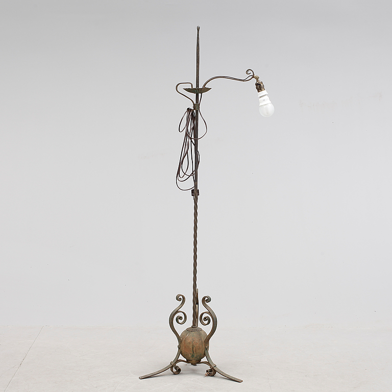 GOLVLAMPA