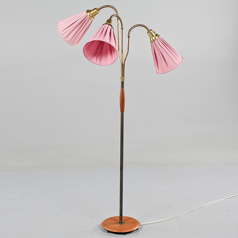 GOLVLAMPA