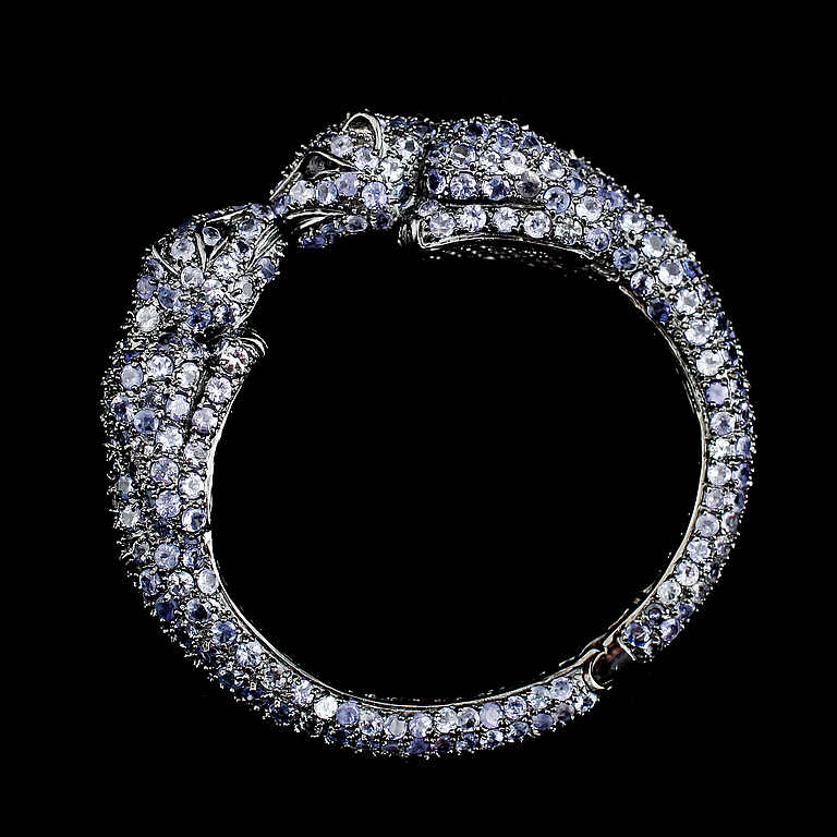 ARMBAND