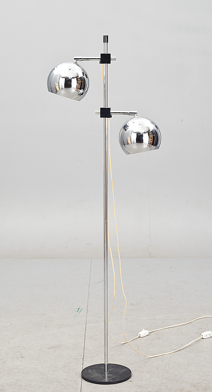 GOLVLAMPA