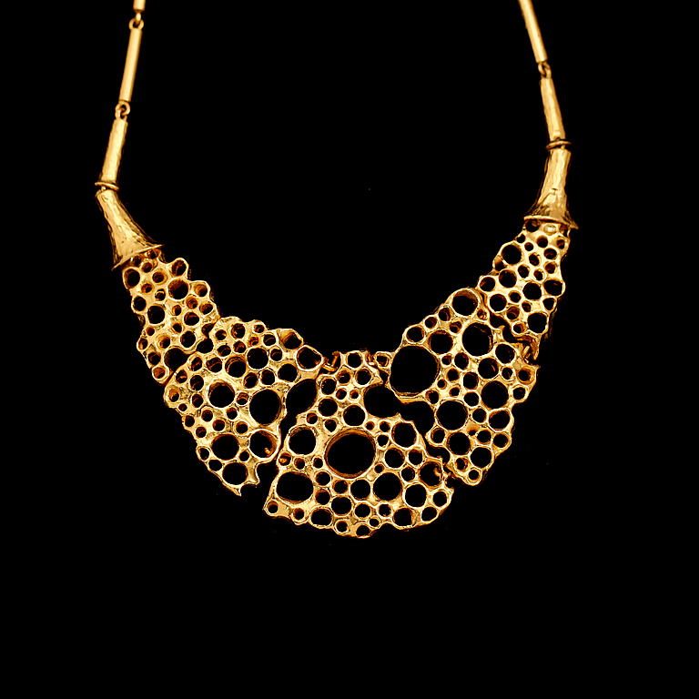 COLLIER