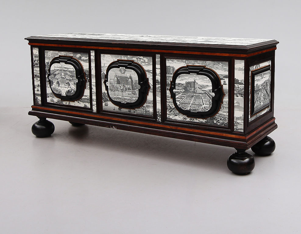 SIDEBOARD