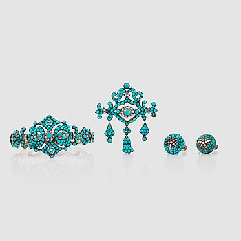 1431. A Victorian suite of turquoise and pearl jewellery. Bracelet, brooch and earrings.