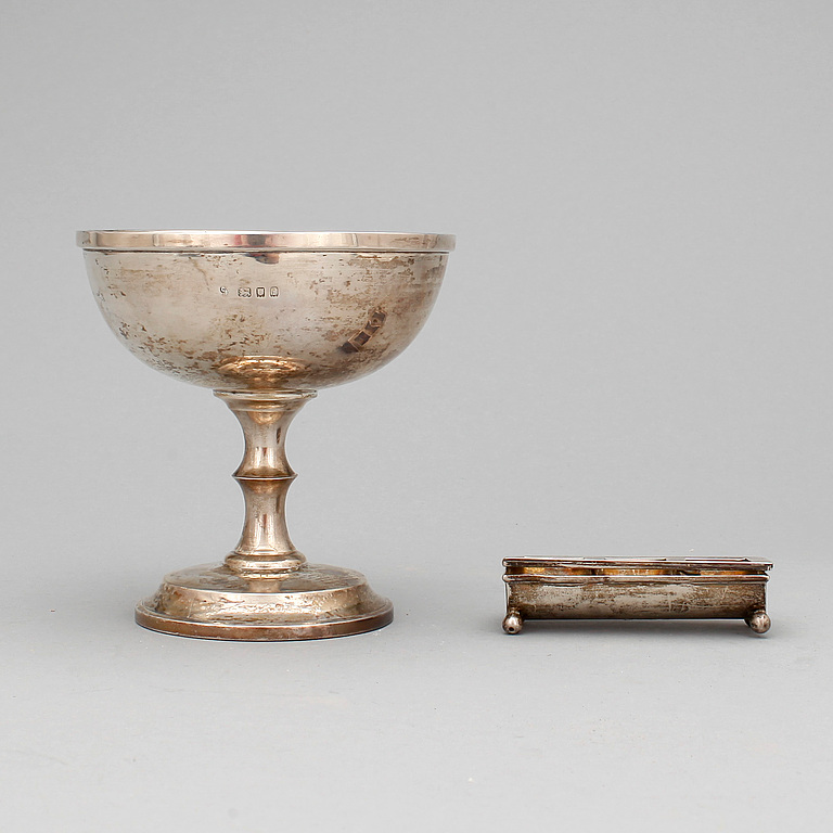 FRIMÄRKSDOSA samt BÄGARE