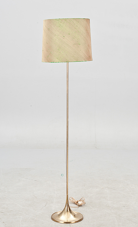 GOLVLAMPA