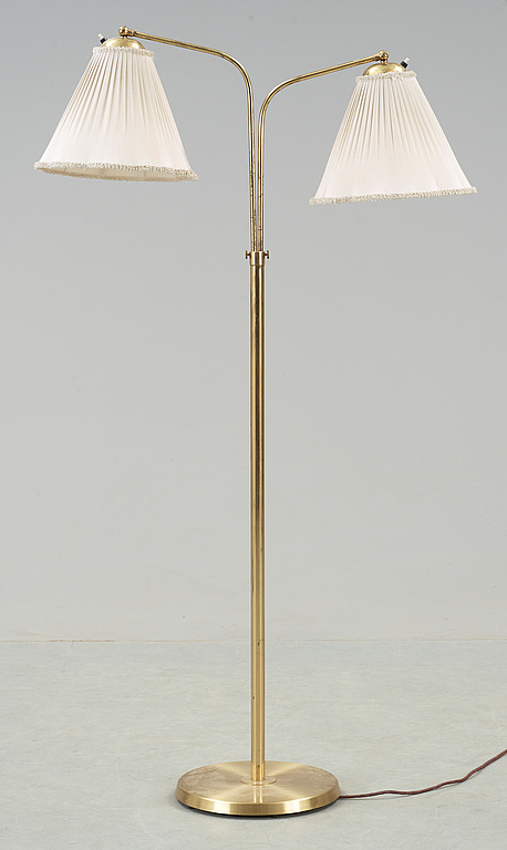 GOLVLAMPA