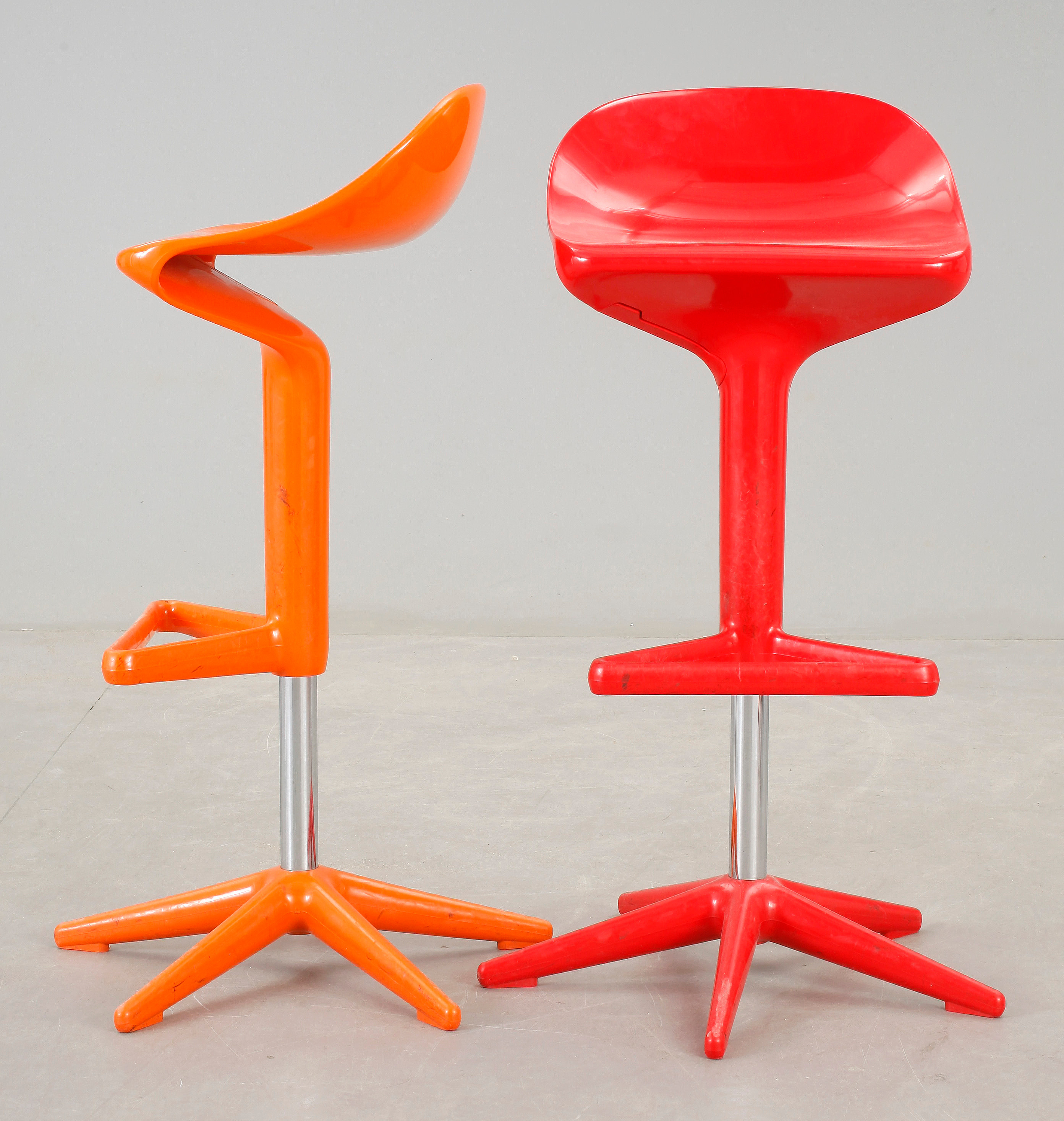 STOLAR, 4st, "Spoon stool", Antonio Citterio för Kartell. Bukowskis