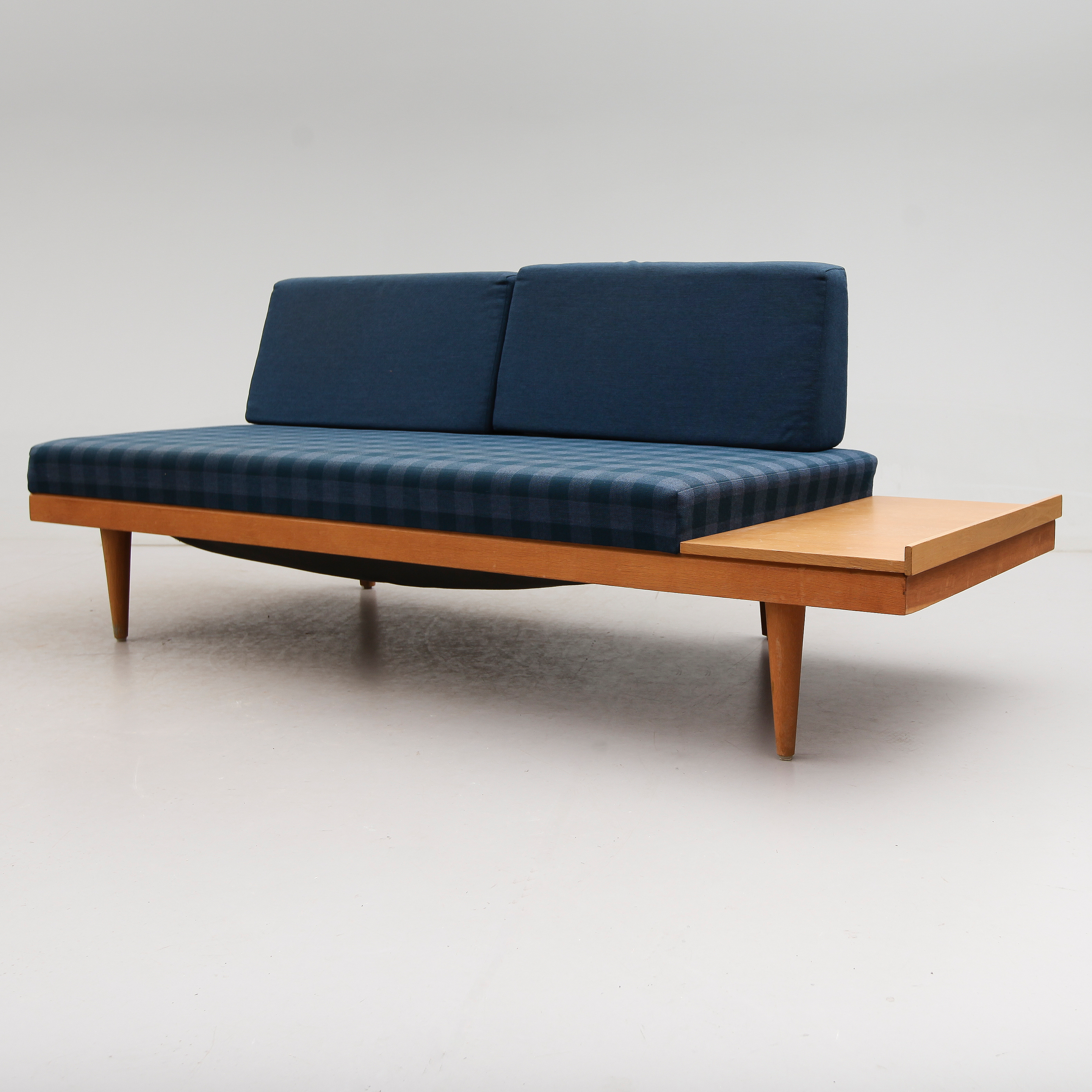 DAGBäDD, Ekornes Svane, Norge, 1900 talets andra hälft Bukowskis DAGBäDD, Ekornes Svane, Norge, 1900 talets andra hälft Bukowskis