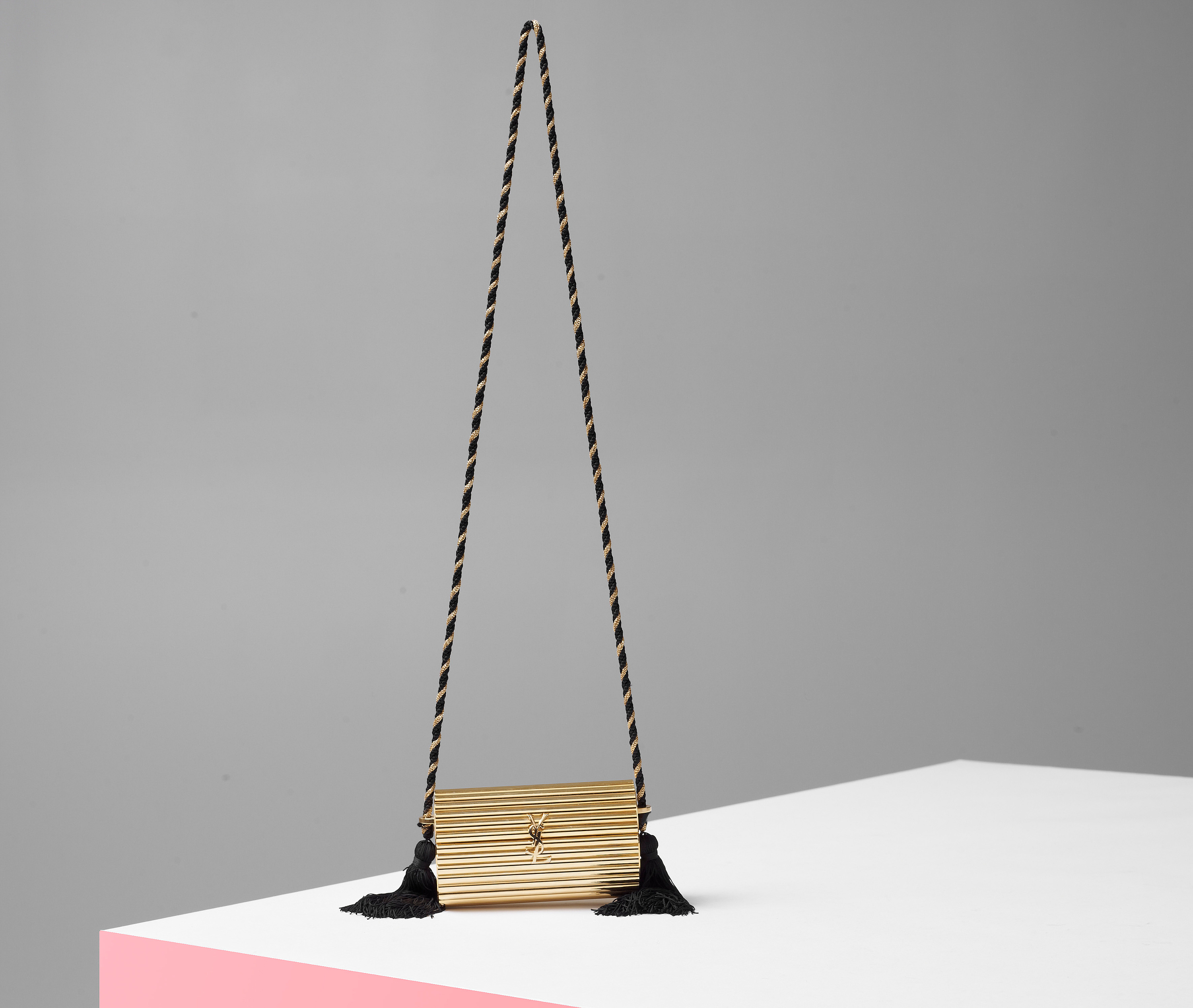 ysl gold tassel bolsa