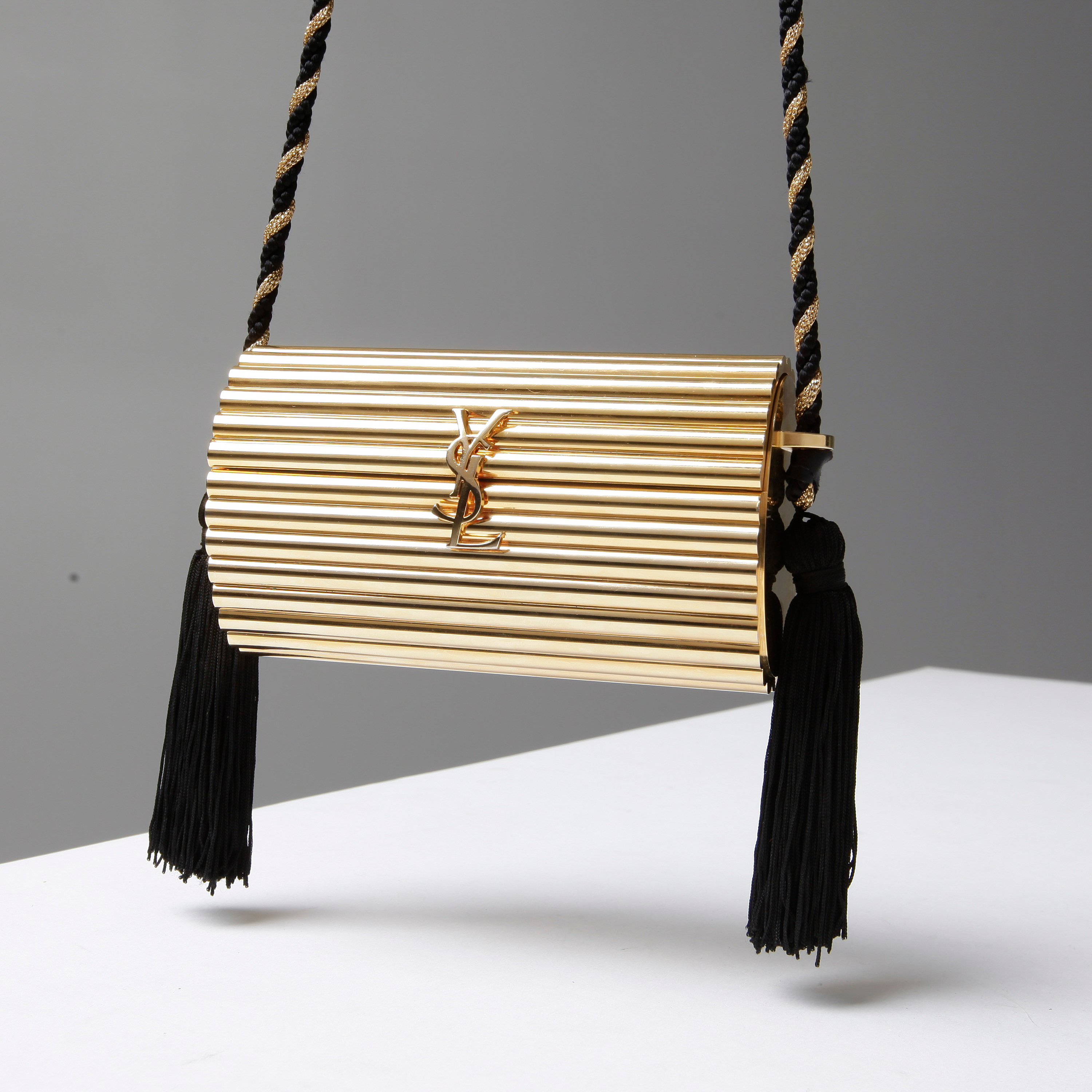 ysl gold tassel bolsa