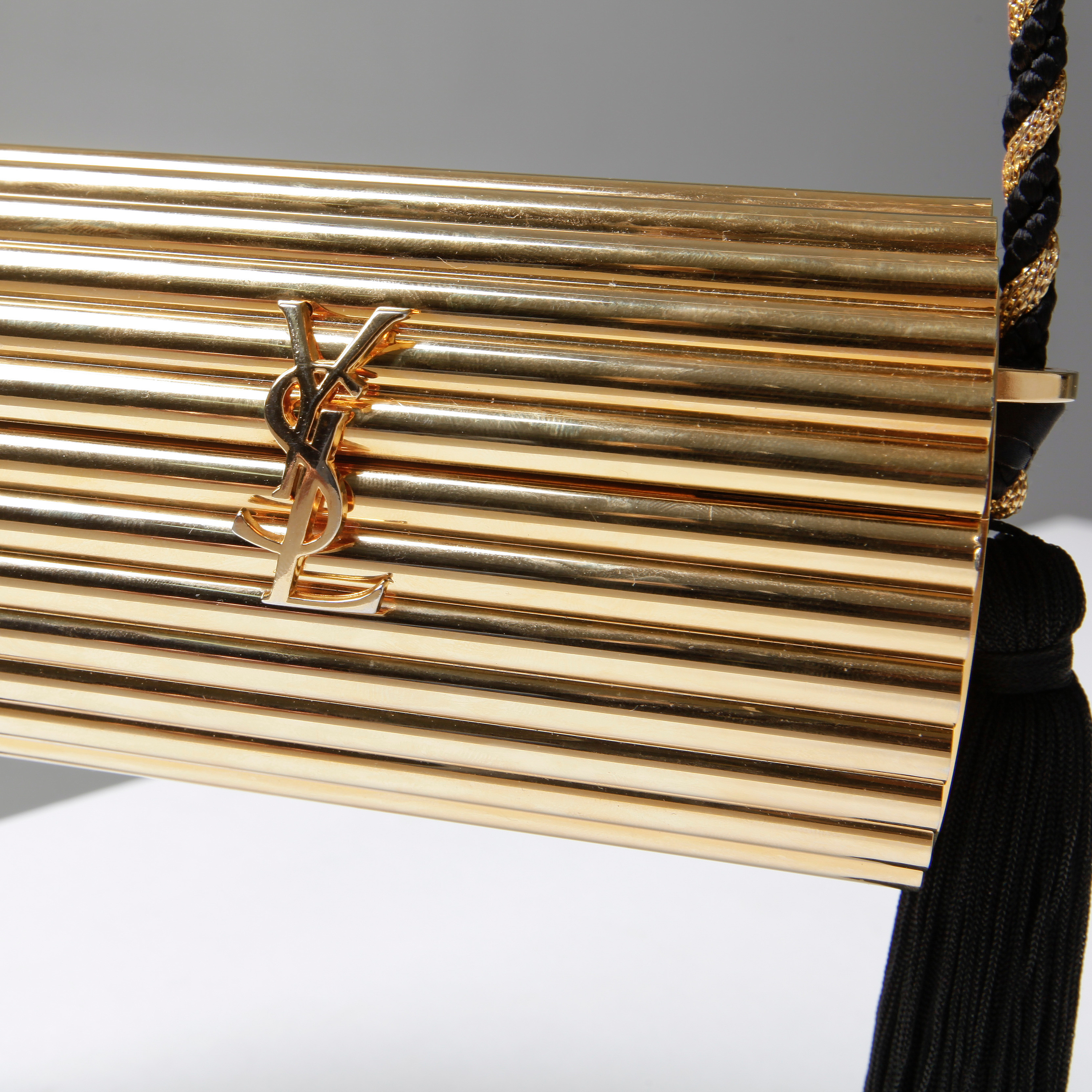 ysl gold tassel bolsa