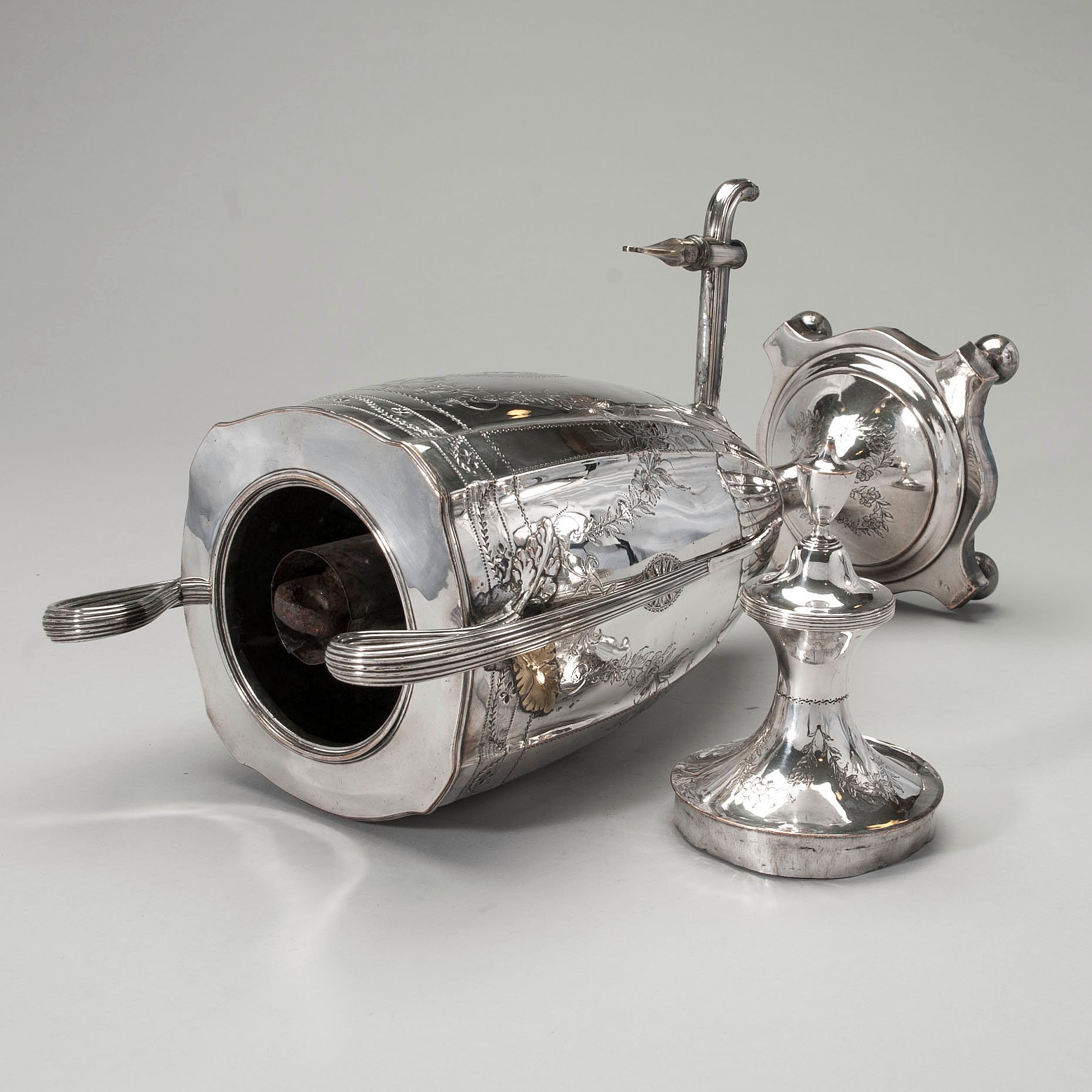 A TEA URN. Bukowskis